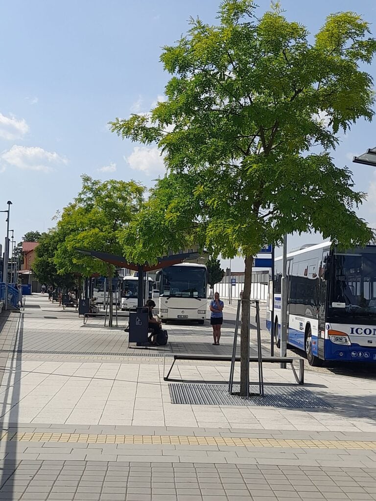 VLAKOVÉ A AUTOBUSOVÉ NÁDRAŽÍ TŘEBÍČ